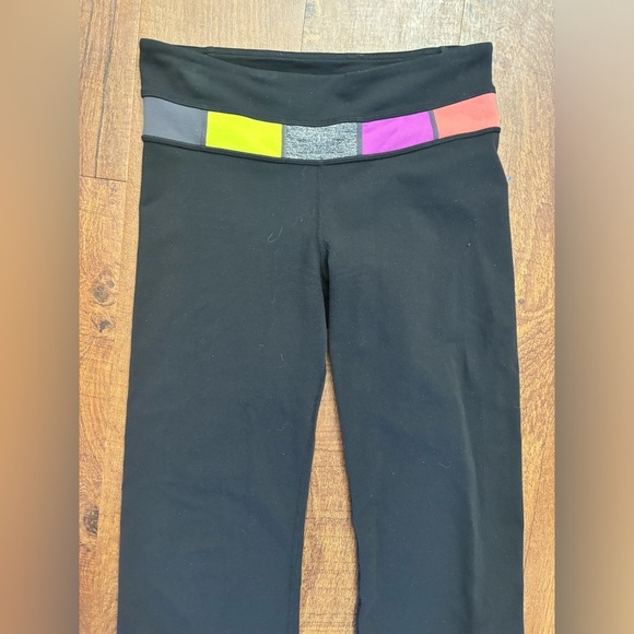 Lululemon groove color block crop activewear pants women Sz 4 - Picture 2 of 7
